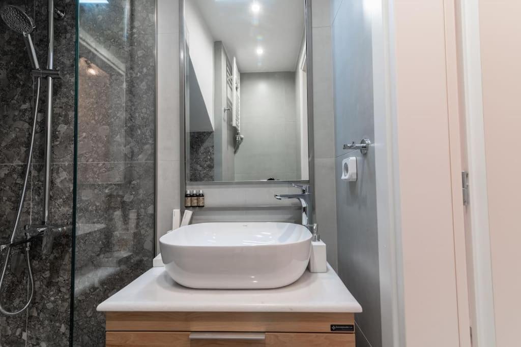 Μεζονέτα Με Θέα Στο Πάρκο Σταύρος Νιάρχος One Apartment Athens Exterior photo